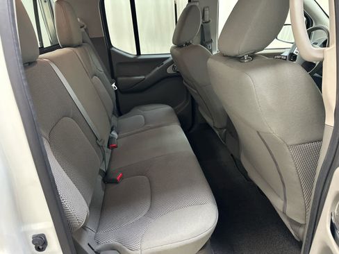 Certified 2020 Nissan Frontier SV image 20