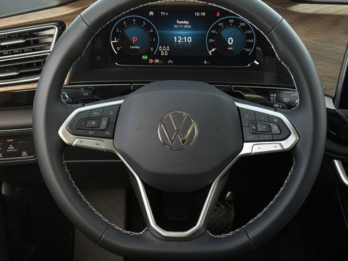 New 2026 Volkswagen Atlas SE image 14
