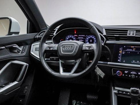 Used 2022 Audi Q3 2.0T Premium image 16