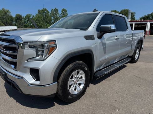 Used 2019 GMC Sierra 1500 SLE w/ Remote Start Package AWD/4WD image 9