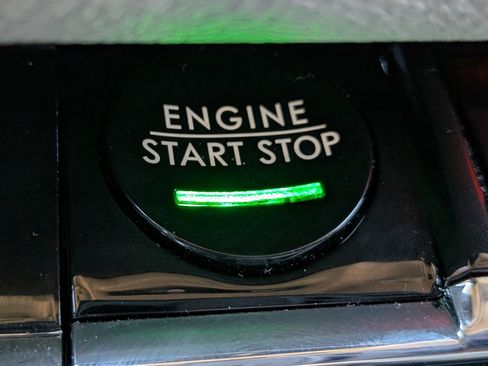 Used 2025 Lincoln Corsair FWD w/ Equipment Group 101A image 32