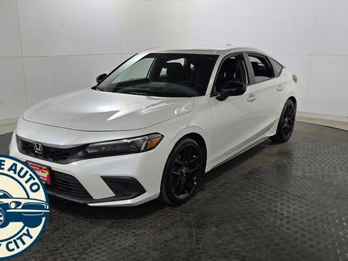 Used 2023 Honda Civic Sport image 3