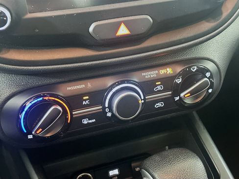 Used 2025 Kia Soul LX w/ LX Technology Package image 23