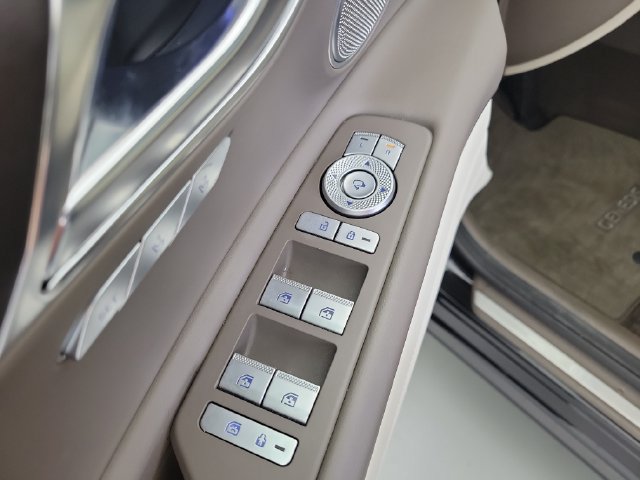 Used 2024 Genesis GV80 3.5T w/ Prestige Package AWD/4WD image 21