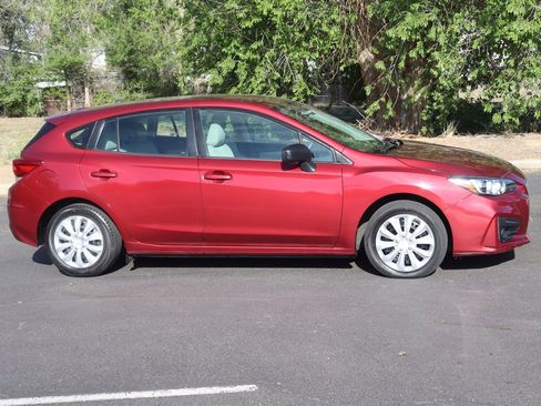 Used 2017 Subaru Impreza 2.0i AWD/4WD image 3