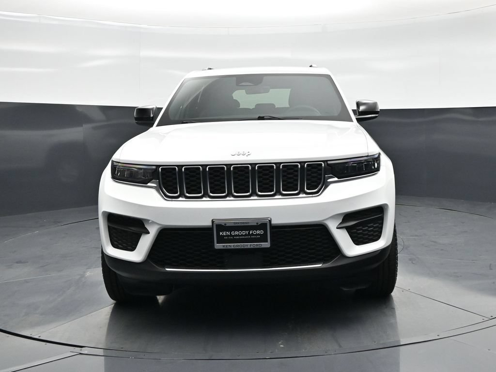 Used 2025 Jeep Grand Cherokee Laredo w/ Luxury Tech Group I AWD/4WD image 19