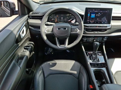 Certified 2022 Jeep Compass Latitude image 12