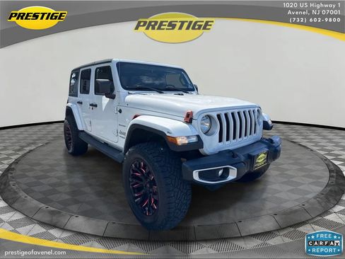 Used 2019 Jeep Wrangler Unlimited Sahara AWD/4WD image 3