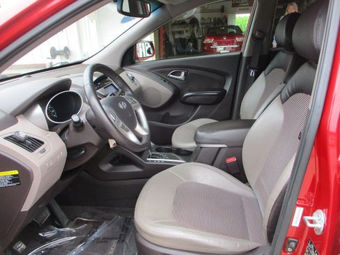 Used 2013 Hyundai Tucson GLS FWD image 24