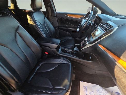 Used 2019 Lincoln MKC Select w/ Select Plus Package image 25