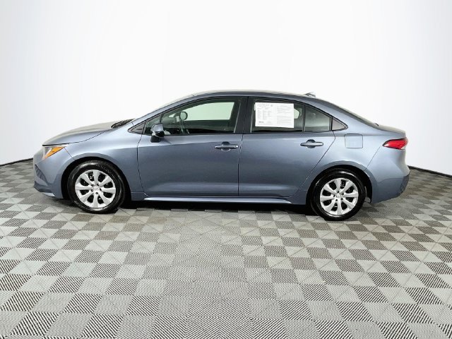 Used 2025 Toyota Corolla LE w/ Convenience Package FWD image 5
