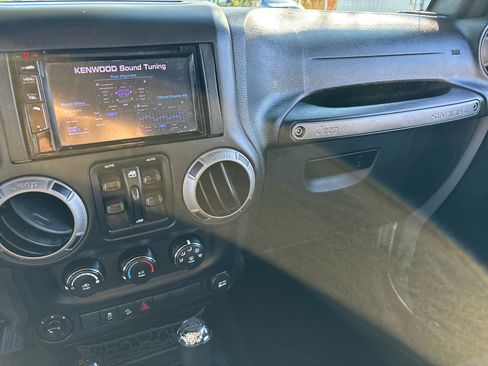 Used 2016 Jeep Wrangler Unlimited Sport w/ Quick Order Package 24S image 15