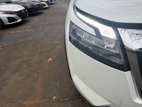 New 2025 Nissan Pathfinder Platinum w/ Cargo Package image 10