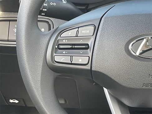 New 2026 Hyundai Venue SE image 22