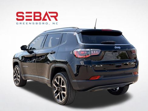 Used 2018 Jeep Compass Limited w/ Navigation Group AWD/4WD image 9