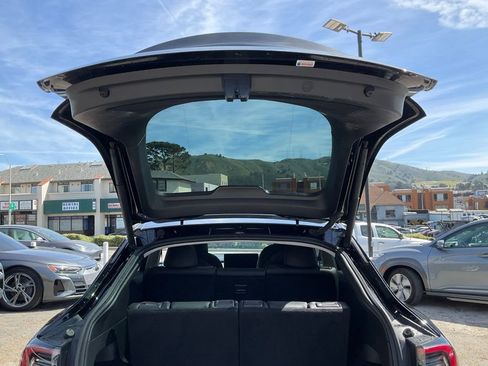 Used 2023 Tesla Model Y Long Range image 9