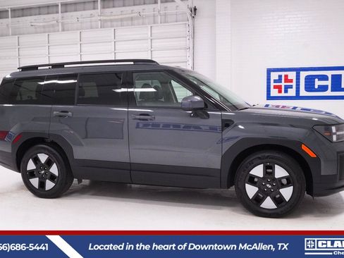 Used 2026 Hyundai Santa Fe SEL FWD image 4