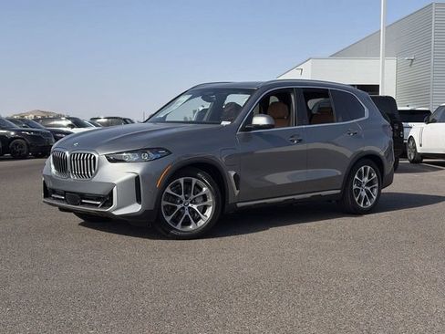 Used 2026 BMW X5 xDrive50e AWD/4WD image 2