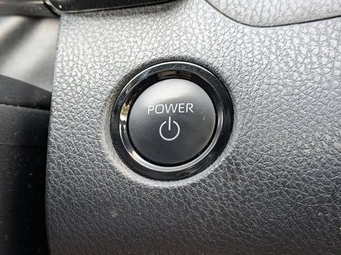 Used 2025 Toyota Camry SE FWD image 31