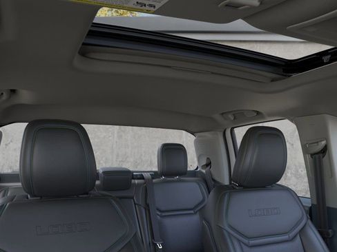 New 2026 Ford Maverick Lobo AWD/4WD image 12