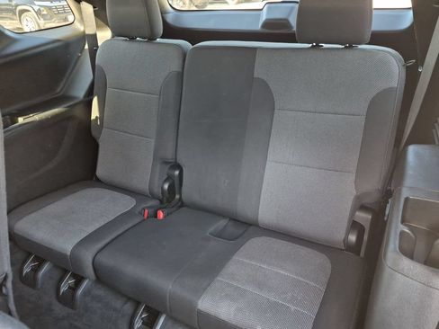 Used 2023 Chevrolet Traverse LT FWD image 22