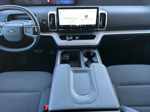 Used 2025 Ford Expedition Max Active image 13