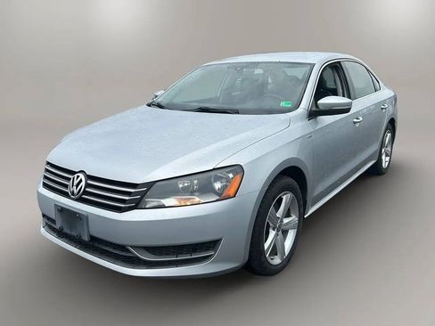 Used 2014 Volkswagen Passat 1.8T S FWD image 3