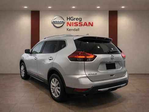 Used 2018 Nissan Rogue SV FWD image 4