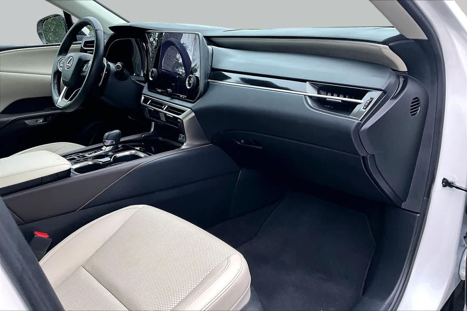 Used 2024 Lexus RX 350 FWD w/ Technology Package image 19