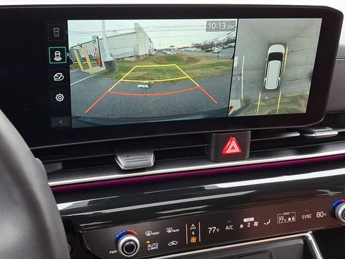 Used 2025 Kia Carnival SX Prestige image 21