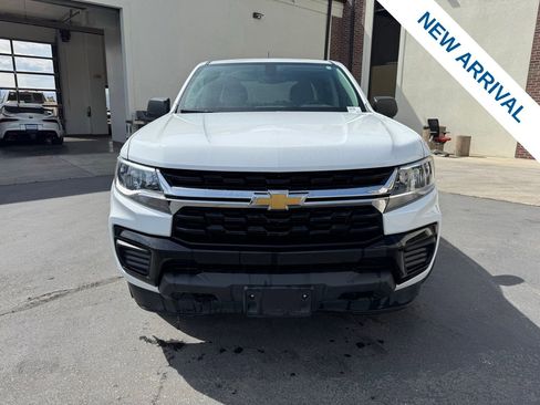 Used 2022 Chevrolet Colorado W/T w/ WT Convenience Package AWD/4WD image 2