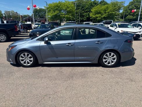 Used 2022 Toyota Corolla LE FWD image 4