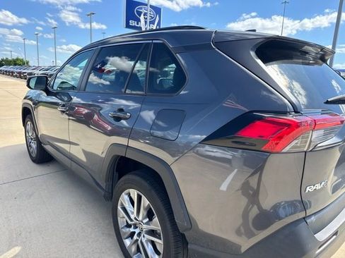 Used 2023 Toyota RAV4 XLE Premium FWD image 4