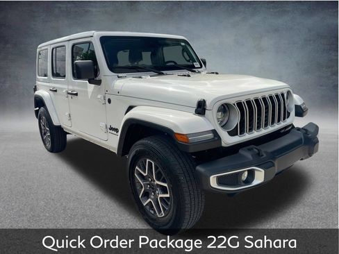 Used 2025 Jeep Wrangler Unlimited Sahara AWD/4WD image 2
