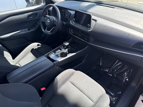 Used 2024 Nissan Rogue S FWD image 15