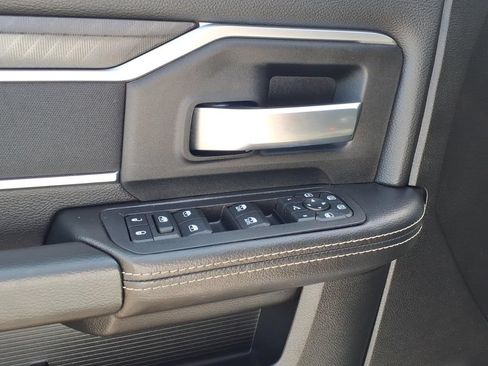 Used 2025 RAM 2500 Big Horn AWD/4WD image 4