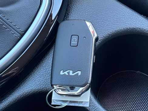 Used 2024 Kia Seltos S AWD/4WD image 11