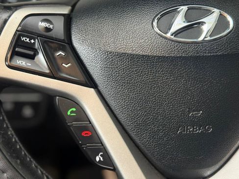 Used 2012 Hyundai Veloster w/ Style Pkg FWD image 27