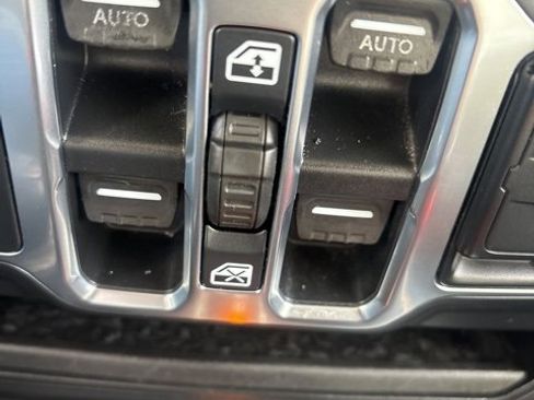 Used 2018 Jeep Wrangler Unlimited Sport S image 15