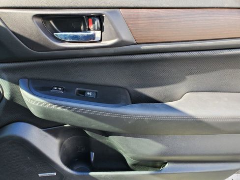 Used 2017 Subaru Legacy 3.6R Limited image 36