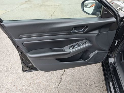 Used 2023 Nissan Altima 2.5 S image 11