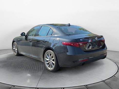 Used 2022 Alfa Romeo Giulia Ti AWD/4WD image 3