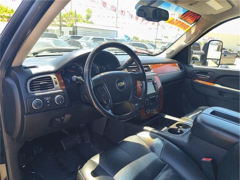 Used 2011 Chevrolet Silverado 3500 LTZ w/ LTZ Plus Package AWD/4WD image 5