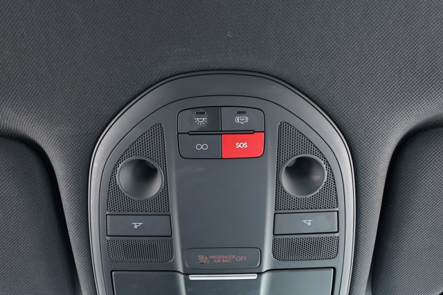 Used 2025 Genesis G70 2.5T AWD/4WD image 20