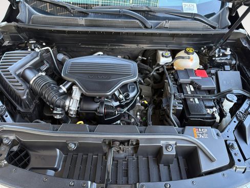 Used 2023 GMC Acadia Denali FWD image 28