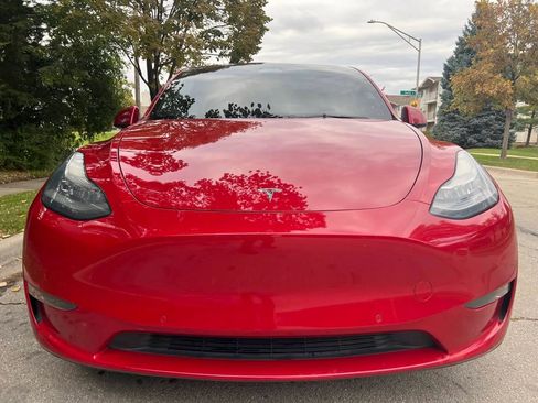 Used 2021 Tesla Model Y Long Range image 2