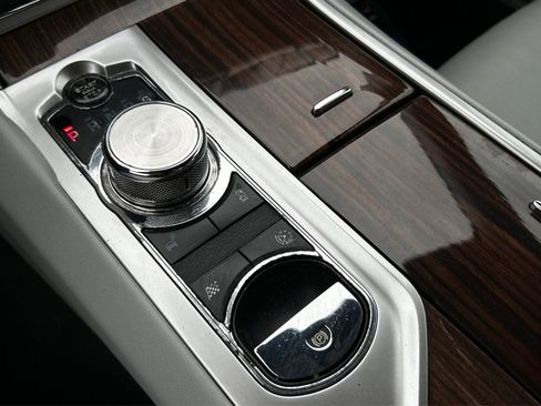 Used 2013 Jaguar XF 3.0 image 28