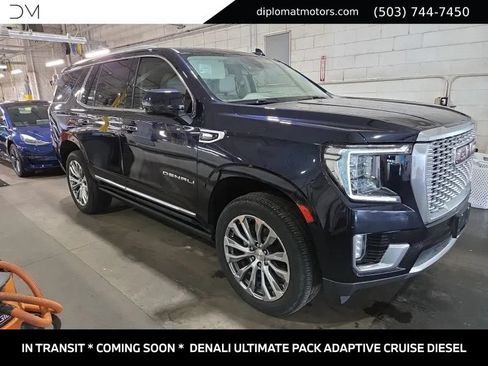 Used 2021 GMC Yukon Denali w/ Denali Ultimate Package AWD/4WD image 3
