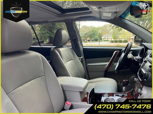 Used 2013 Toyota Highlander Limited image 33