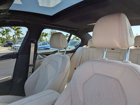 Used 2022 BMW 530i xDrive image 21